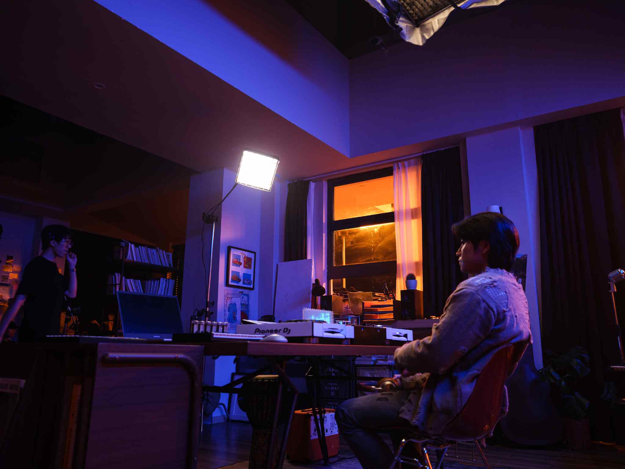 PavoSlim 60B 1x1 Bi-Color LED Panel 3-Light Kit with Pop-Up Softboxes, Stands, and Case - Image 16